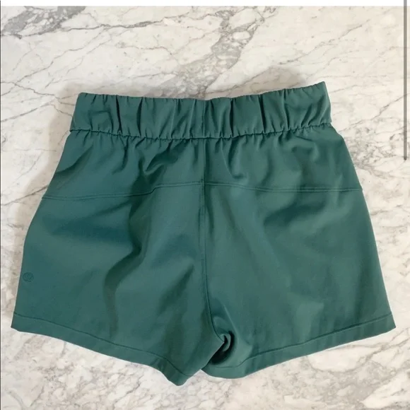 Lululemon On The Fly Short Size 4 - Picture 2 of 6